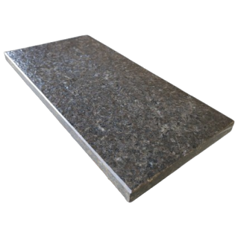 Parapet z granitu Black Pearl Lapatura szerokość 15cm grubość 3cm